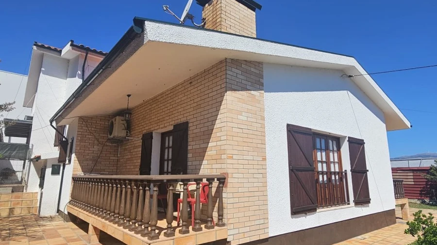 Moradia T4 para Venda em Arco de Baúlhe e Vila Nune