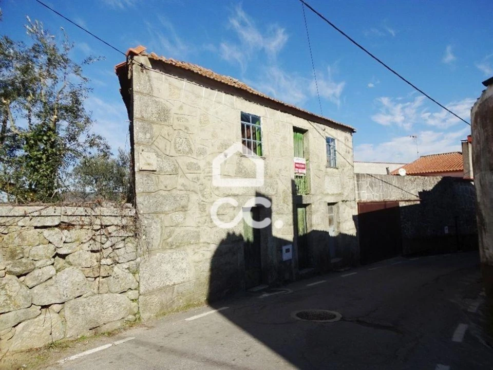 Moradia T2 para Venda em São João da Fresta Foto 2