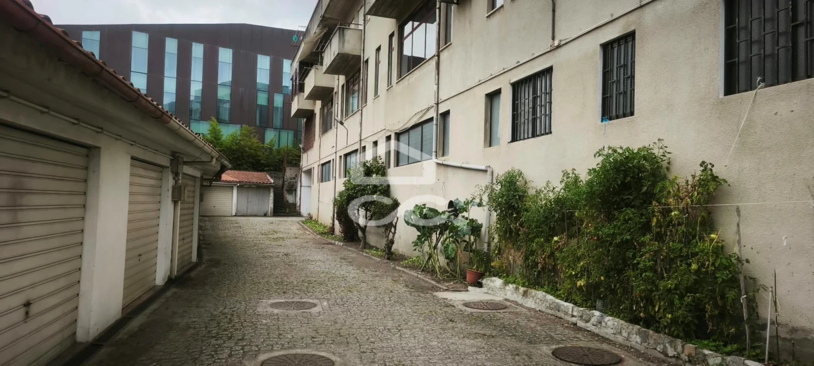 Armazém para Venda em Polvoreira Foto 1