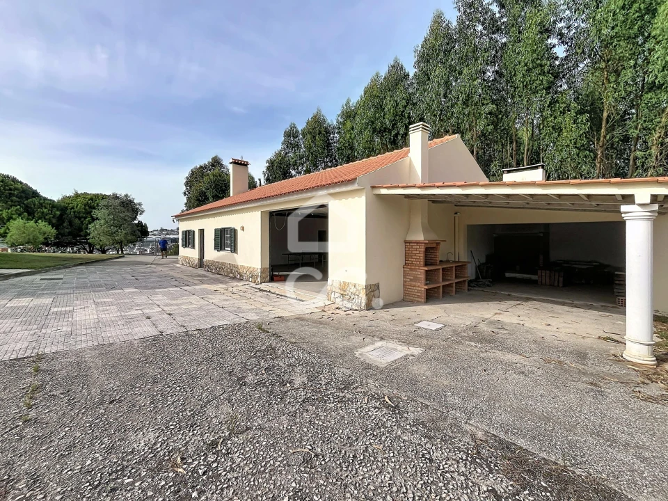 Moradia T6 para Venda em Caldas da Rainha - Santo Onofre e Serra do Bouro Foto 9