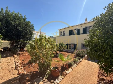 Moradia T4 para Venda em Loule (São Clemente)
