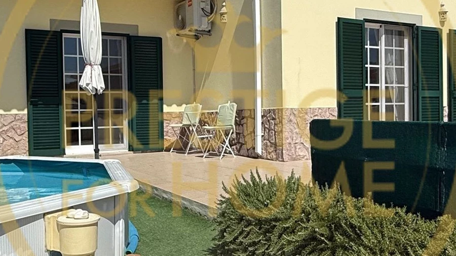 Moradia T4 para Venda em Loule (São Clemente)