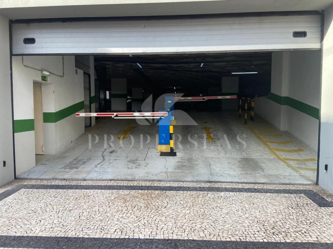 Garagem para Arrendamento em Funchal (Santa Maria Maior) Foto 3