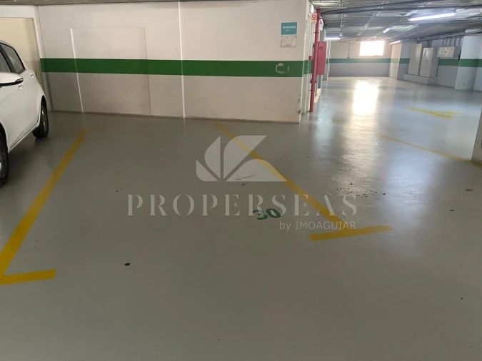 Garagem para Arrendamento em Funchal (Santa Maria Maior) Foto 2