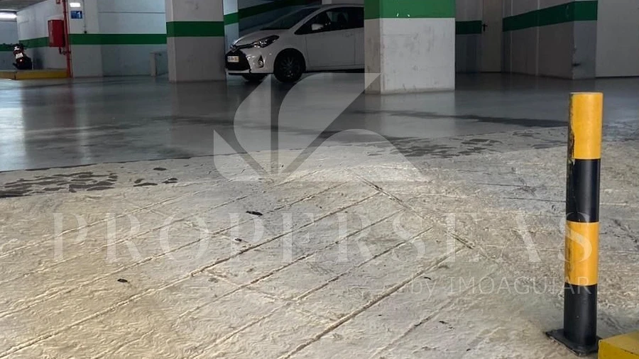 Garagem para Arrendamento em Funchal (Santa Maria Maior)