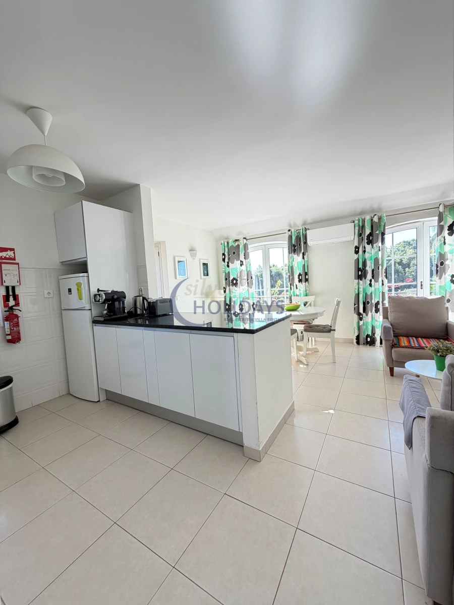 Apartamento T2 para Venda em Quarteira Foto 3