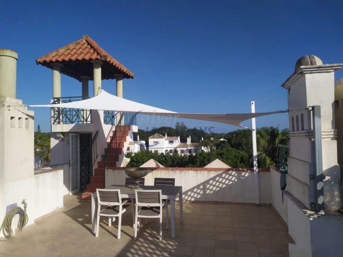Apartamento T2 para Venda em Quarteira Foto 14