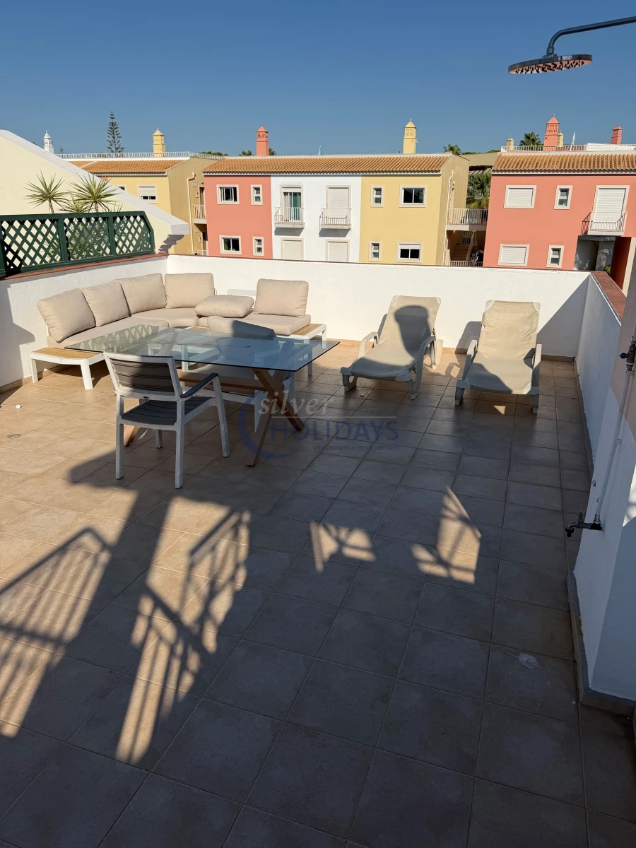 Apartamento T2 para Venda em Quarteira Foto 16