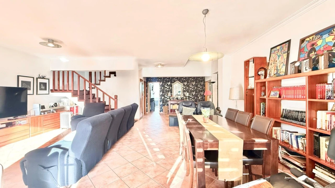 Moradia T4 para Venda em Alhos Vedros Foto 6