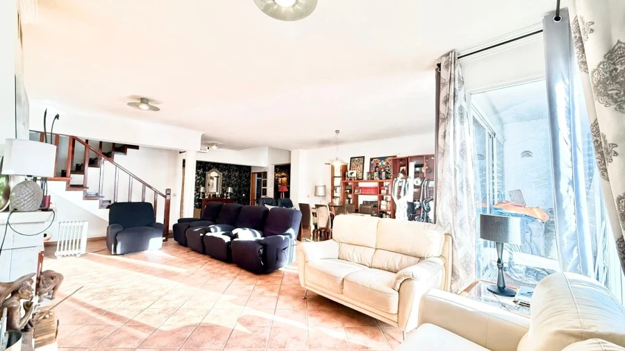 Moradia T4 para Venda em Alhos Vedros Foto 7