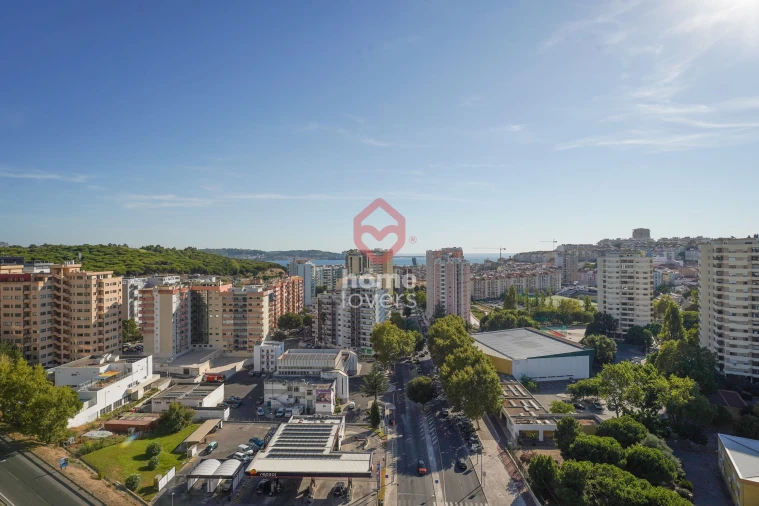 Apartamento T3 para Venda em Algés, Linda-A-Velha e Cruz Quebrada-Dafundo Foto 4