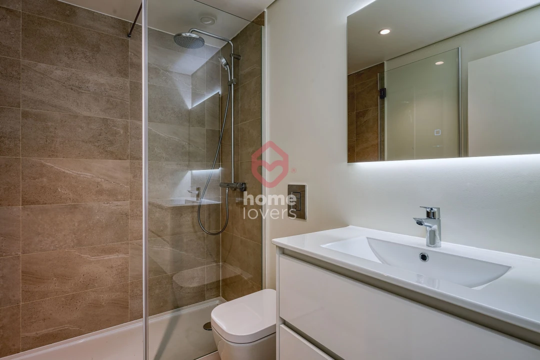 Apartamento T4 para Venda em Algés, Linda-A-Velha e Cruz Quebrada-Dafundo Foto 17