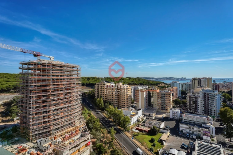 Apartamento T4 para Venda em Algés, Linda-A-Velha e Cruz Quebrada-Dafundo Foto 4