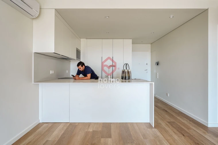 Apartamento T4 para Venda em Algés, Linda-A-Velha e Cruz Quebrada-Dafundo Foto 8
