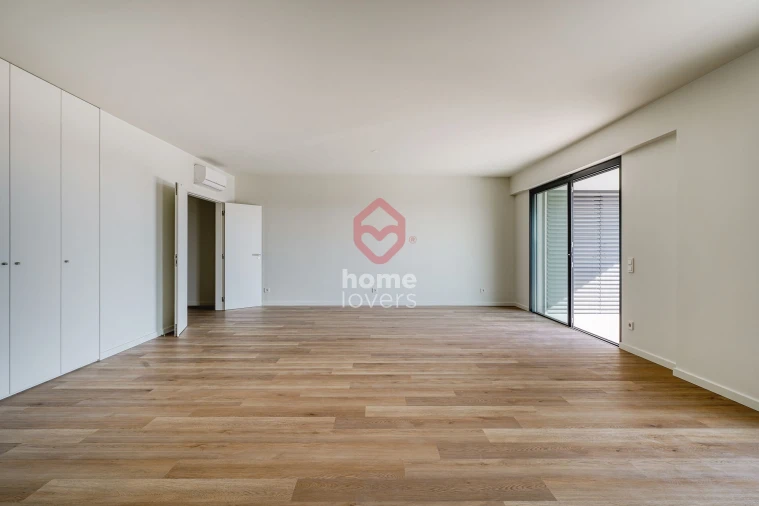 Apartamento T4 para Venda em Algés, Linda-A-Velha e Cruz Quebrada-Dafundo Foto 7