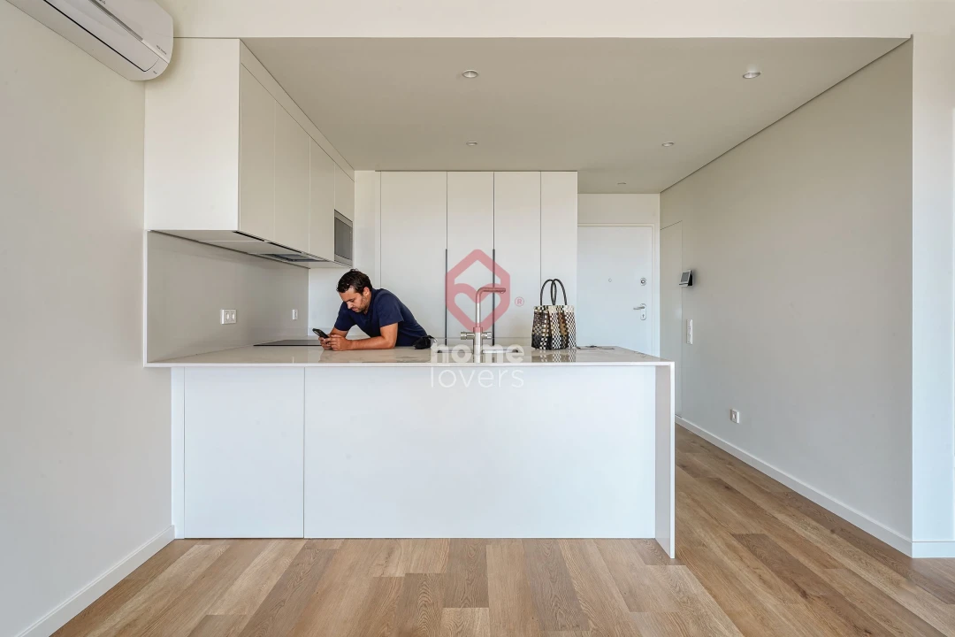 Apartamento T4 para Venda em Algés, Linda-A-Velha e Cruz Quebrada-Dafundo Foto 8