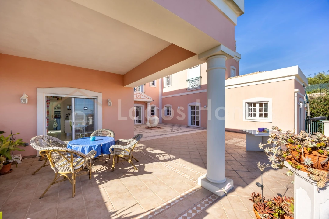 Moradia T5 para Venda em Santa Barbara de Nexe Foto 25