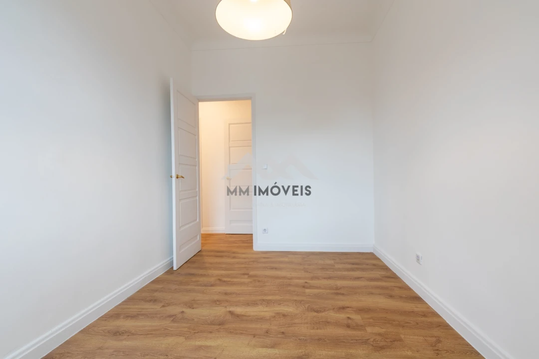 Apartamento T4 para Arrendamento em Aldoar, Foz do Douro e Nevogilde Foto 22
