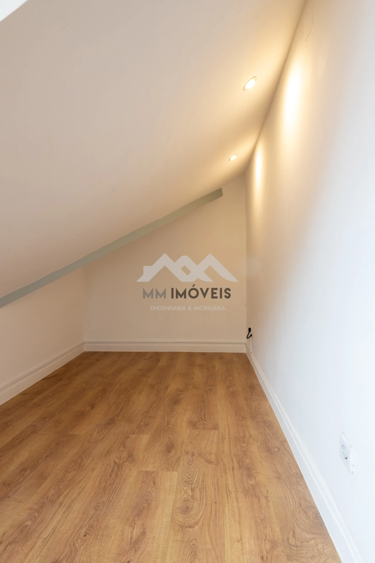 Apartamento T4 para Arrendamento em Aldoar, Foz do Douro e Nevogilde Foto 34