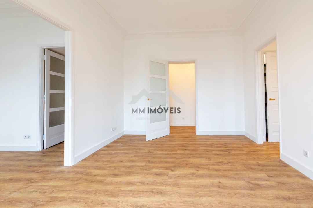 Apartamento T4 para Arrendamento em Aldoar, Foz do Douro e Nevogilde Foto 6
