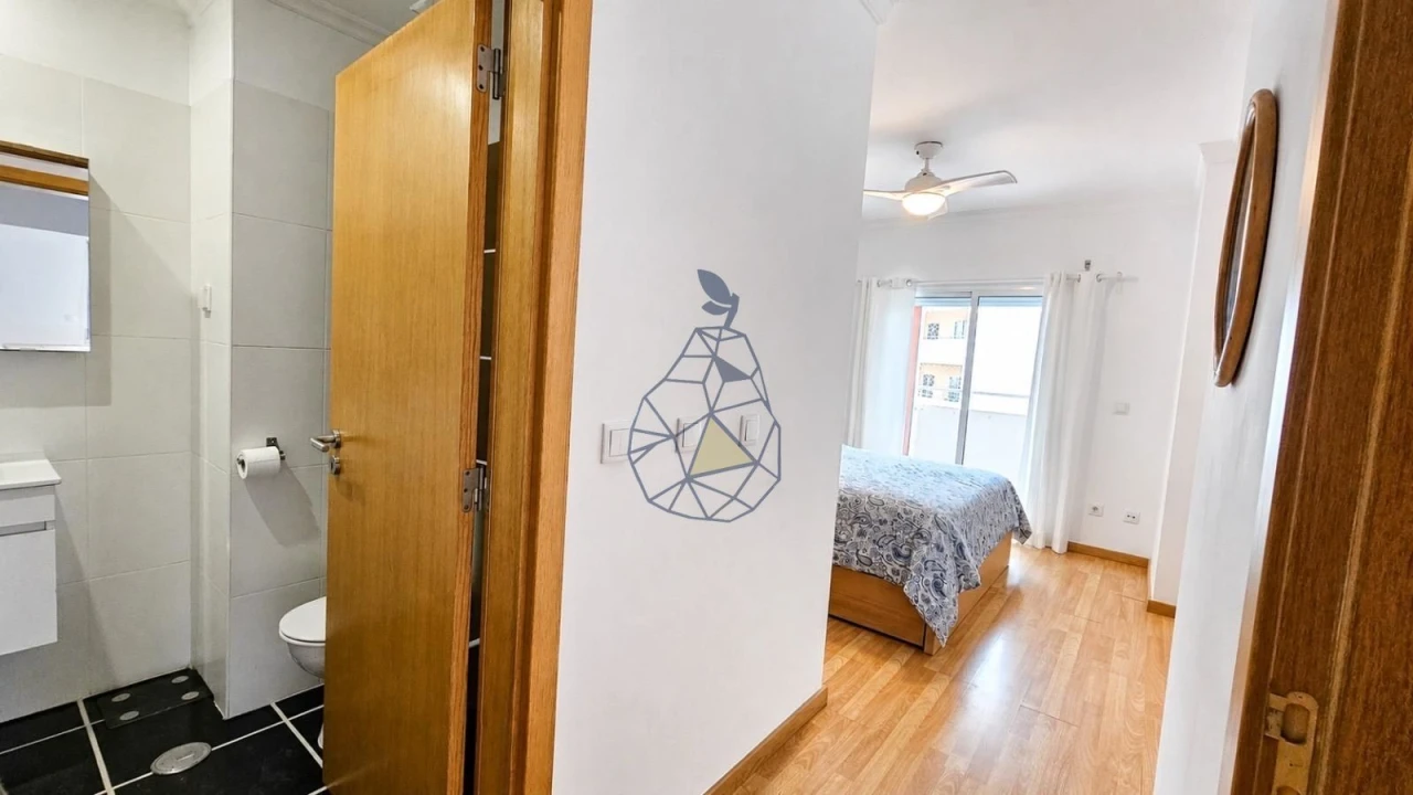 Apartamento T2 para Venda em Portimão Foto 9