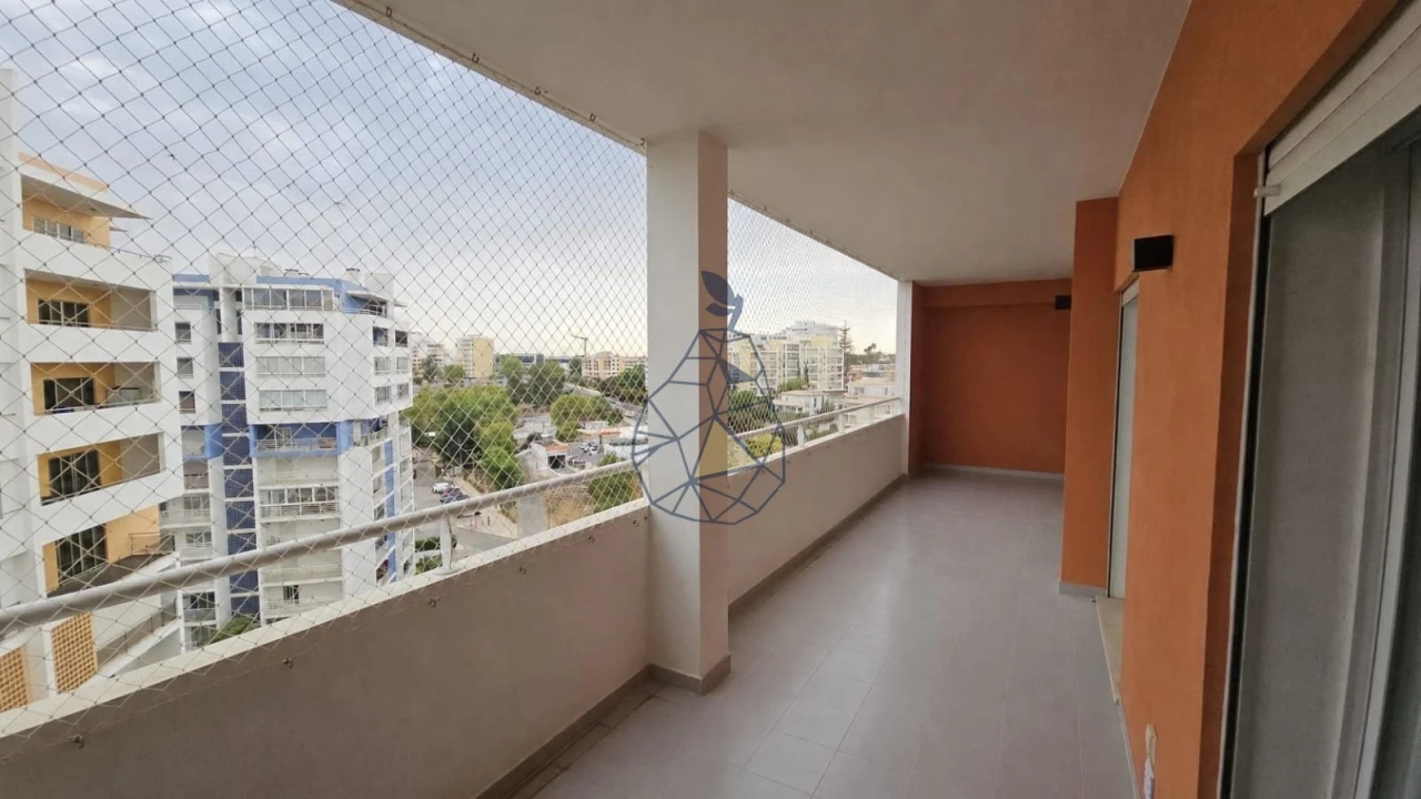 Apartamento T2 para Venda em Portimão Foto 5