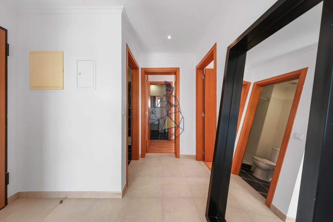 Apartamento T2 para Venda em Portimão Foto 6