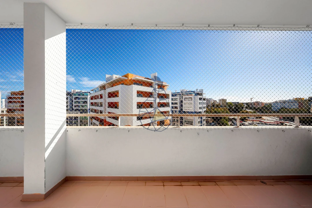Apartamento T2 para Venda em Portimão Foto 9