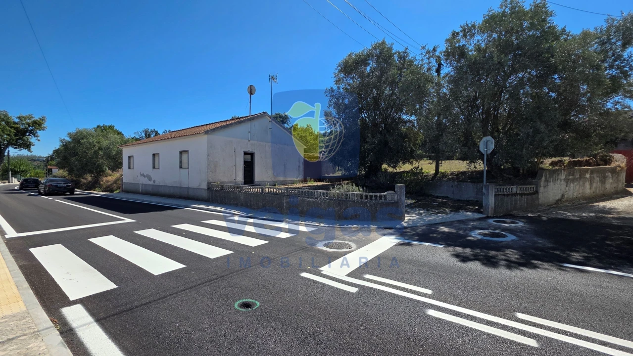 Moradia T4 para Venda em Monte Real e Carvide Foto 1