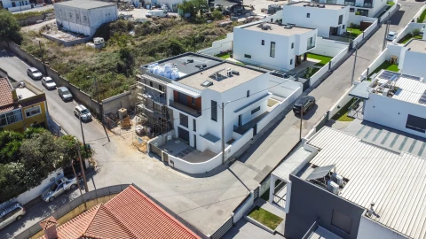Moradia T4 para Venda em Agualva e Mira-Sintra