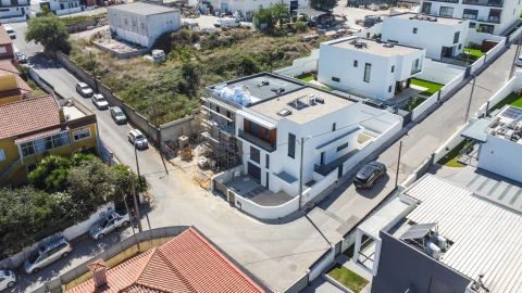 Moradia T4 para Venda em Agualva e Mira-Sintra
