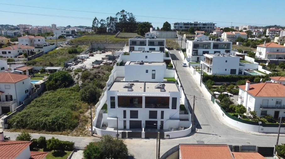 Moradia T4 para Venda em Agualva e Mira-Sintra Foto 4