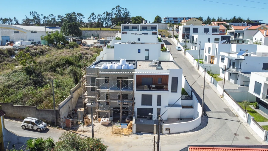 Moradia T4 para Venda em Agualva e Mira-Sintra Foto 3