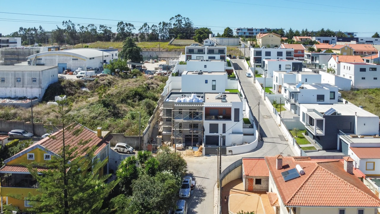 Moradia T4 para Venda em Agualva e Mira-Sintra Foto 43