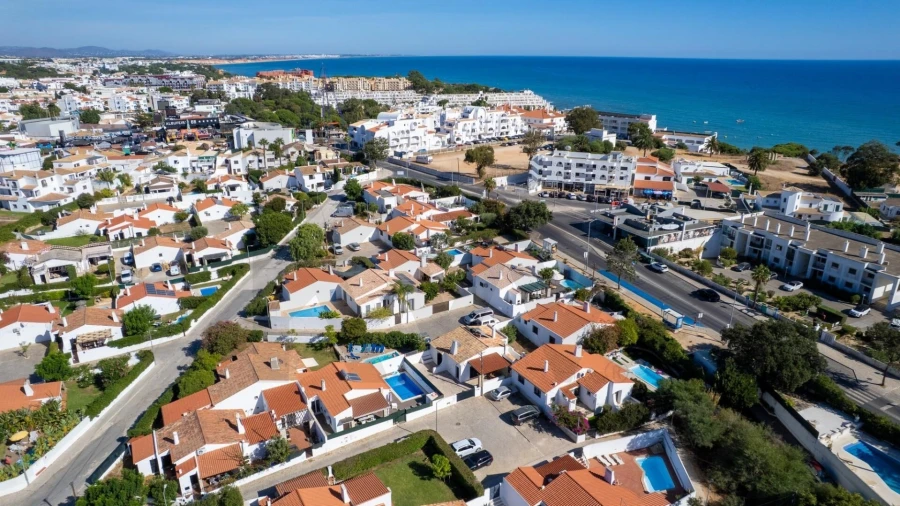 Moradia T2 para Venda em Albufeira e Olhos de Água Foto 2