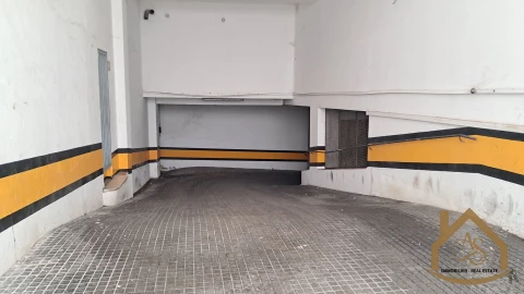 Negócio para Venda em Lagos (São Sebastião e Santa Maria)