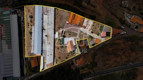 Terreno para Venda em Camacha