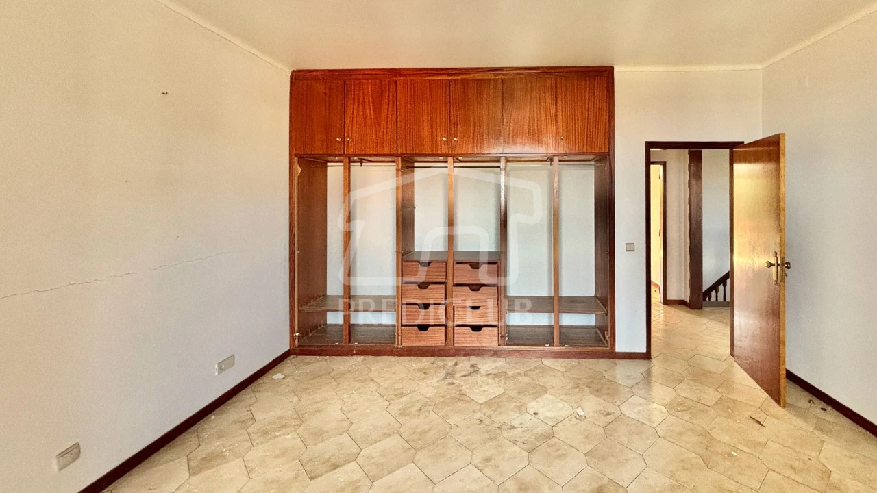 Moradia T4 para Venda em Santo Antonio Foto 15