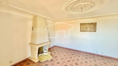 Moradia T4 para Venda em Santo Antonio