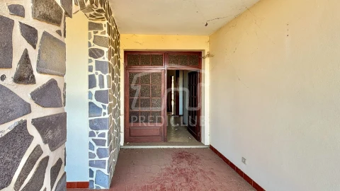 Moradia T4 para Venda em Santo Antonio