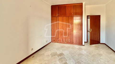 Moradia T4 para Venda em Santo Antonio