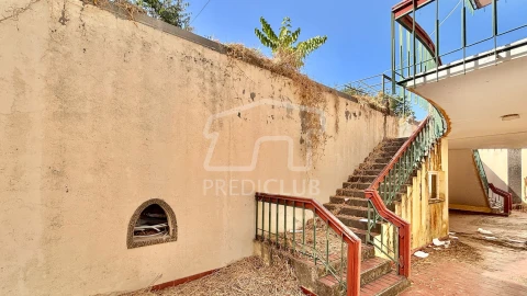 Moradia T4 para Venda em Santo Antonio