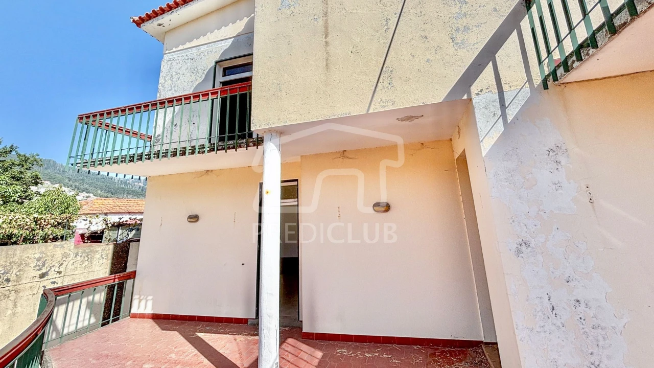 Moradia T4 para Venda em Santo Antonio Foto 3