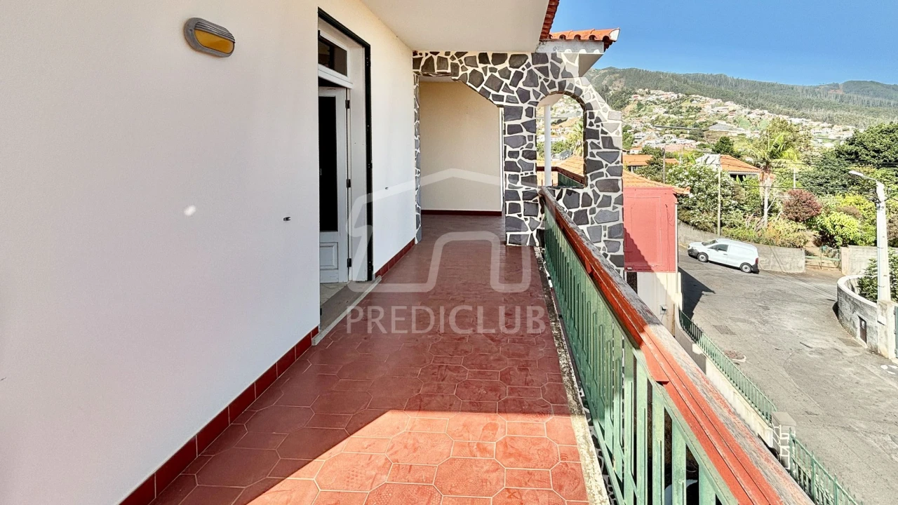 Moradia T4 para Venda em Santo Antonio Foto 17