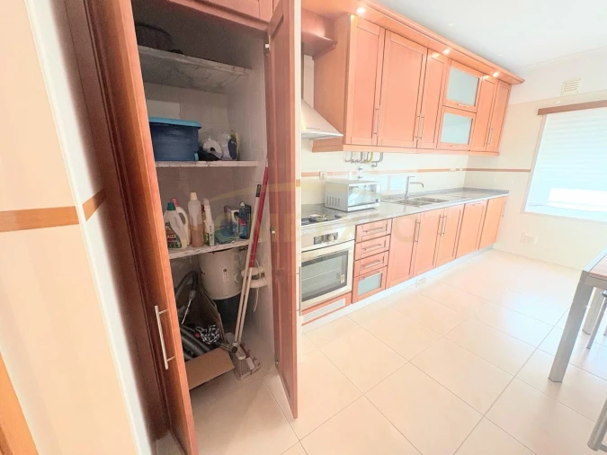 Apartamento T2 para Venda em Santa Iria de Azoia, São João da Talha e Bobadela Foto 28