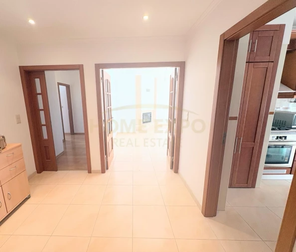 Apartamento T2 para Venda em Santa Iria de Azoia, São João da Talha e Bobadela Foto 3