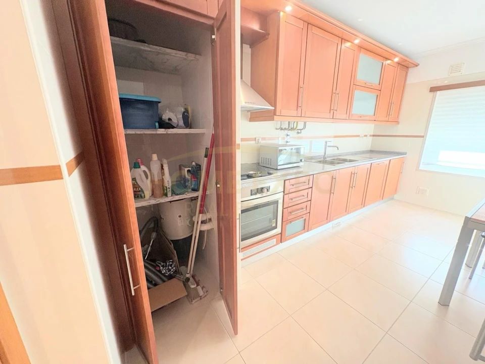 Apartamento T2 para Venda em Santa Iria de Azoia, São João da Talha e Bobadela Foto 28