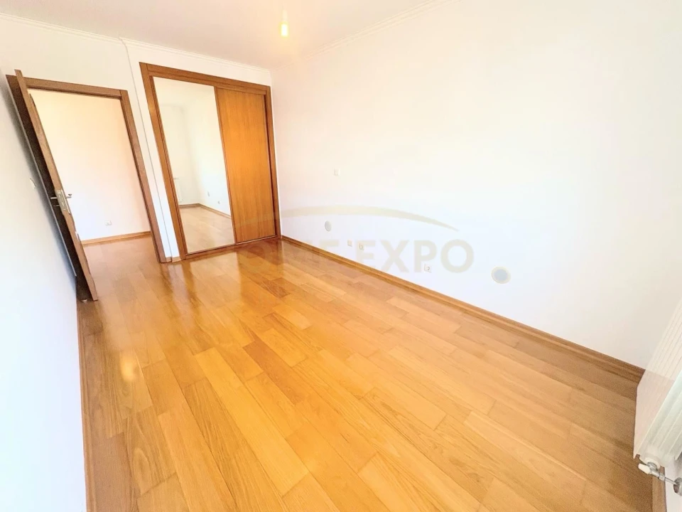 Apartamento T2 para Venda em Santa Iria de Azoia, São João da Talha e Bobadela Foto 11
