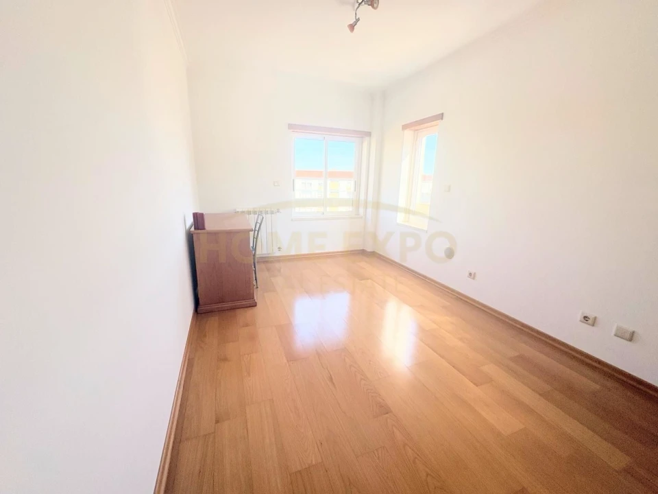 Apartamento T2 para Venda em Santa Iria de Azoia, São João da Talha e Bobadela Foto 21