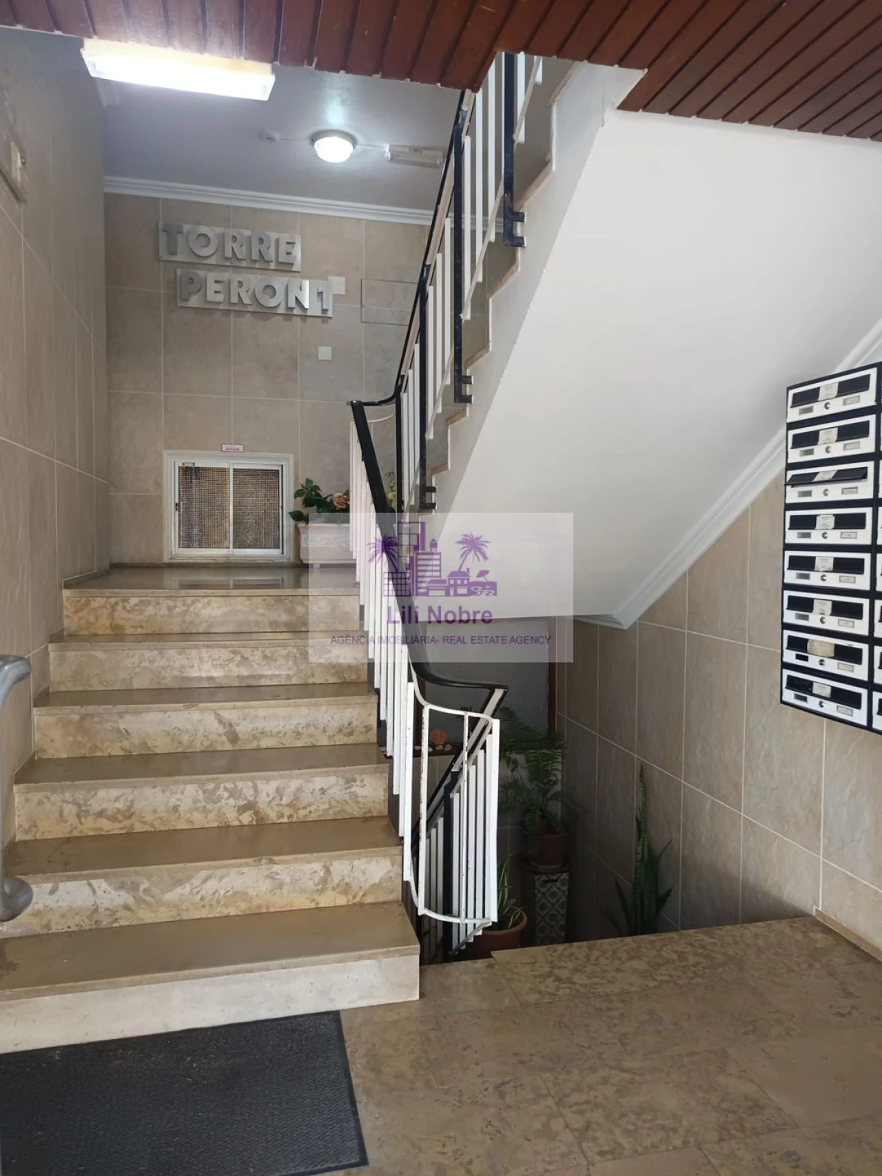 Apartamento T1 para Venda em Quarteira Foto 7